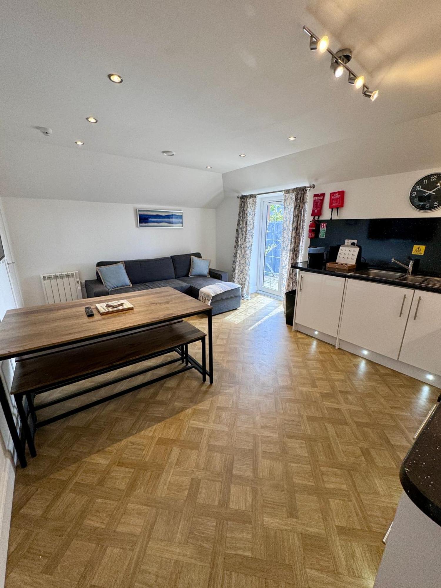 6 Sheraton Apartments Форт Уилям Екстериор снимка